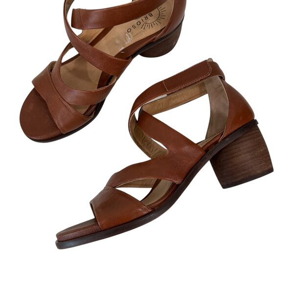 Brioso Womens Brown Leather Strappy Sandals 2.5" Heel Made In Brazil SZ 8.5M - Picture 16 of 16